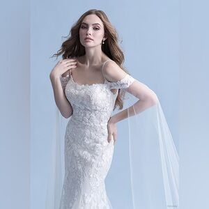 NWT NEVER WORN!!! Allure Bridals - Rapunzel